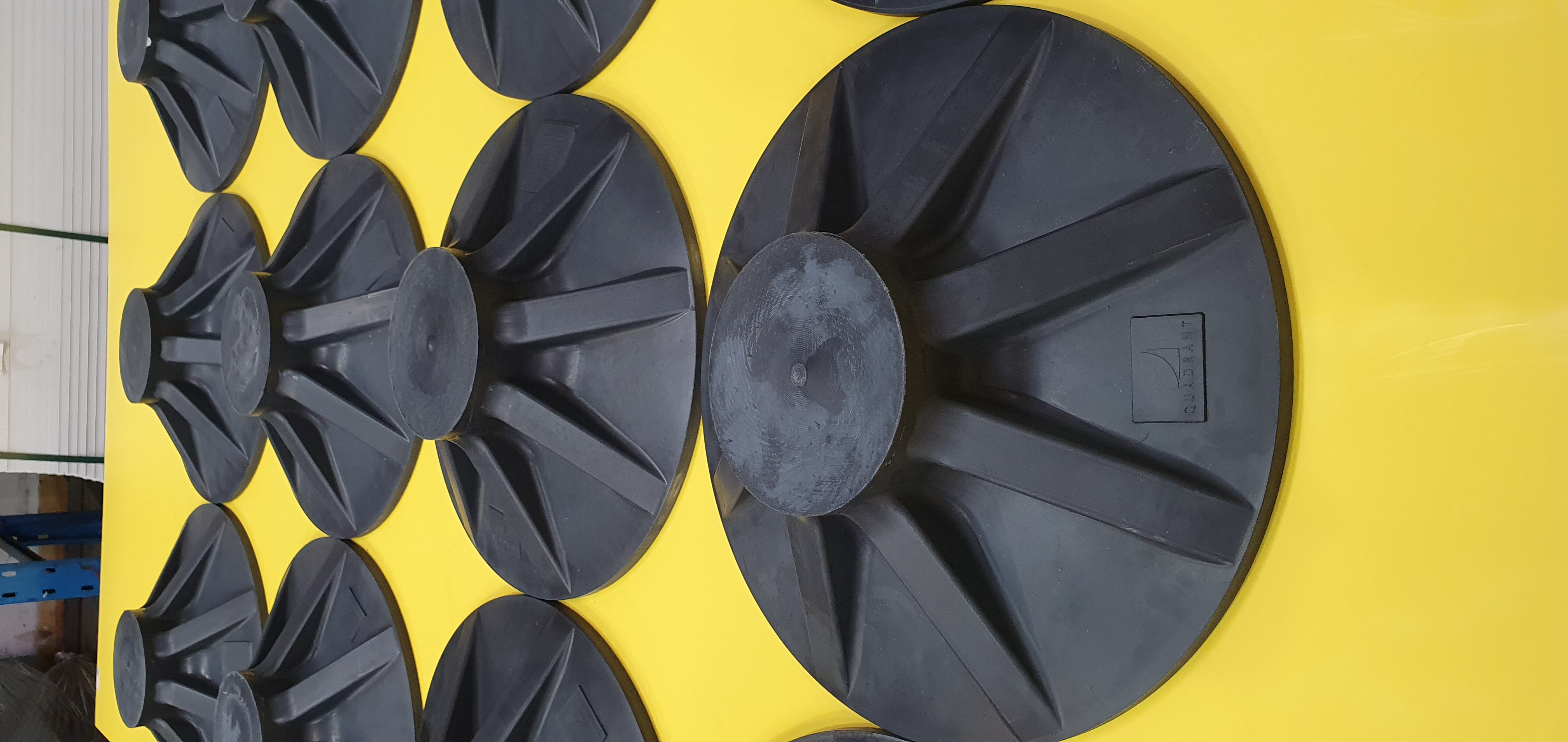 outrigger pads - 500mm dia (2)